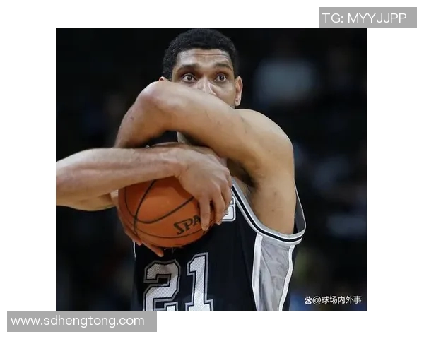 邓肯与姚明的对决:篮坛巨星的盖帽之战与传奇故事 邓肯与姚明的对决:篮坛巨星的盖帽之战与传奇故事